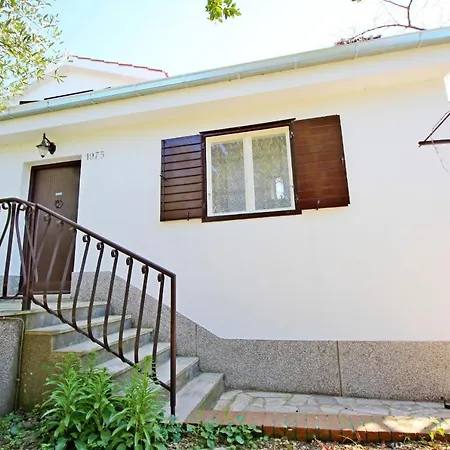 House Uzejra