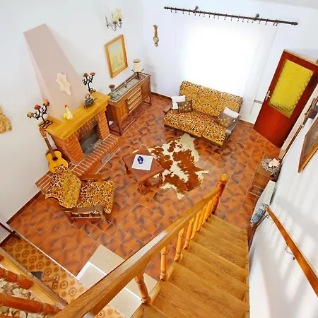 Nyaraló House Uzejra *